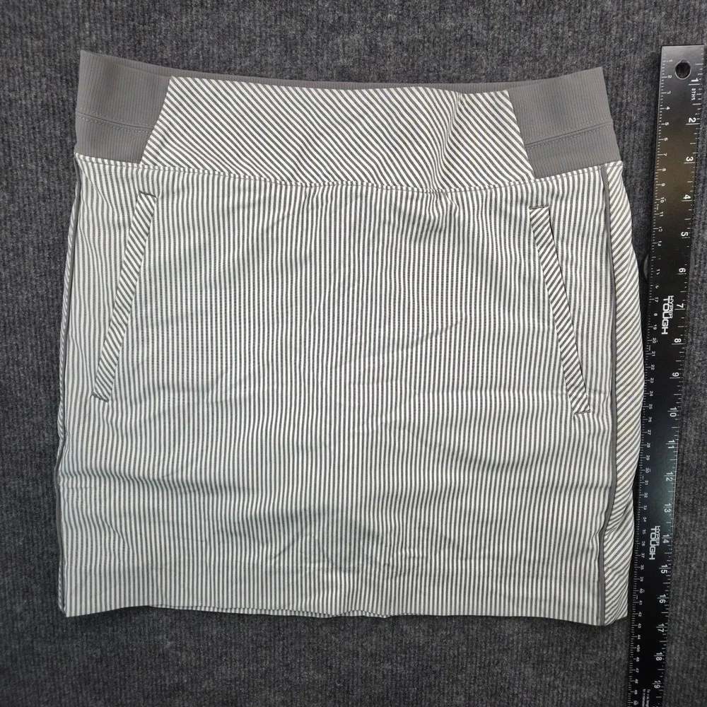 Athleta Brooklyn Textured Skort Womens 4 Grey Striped Polyester Athleisure Skirt